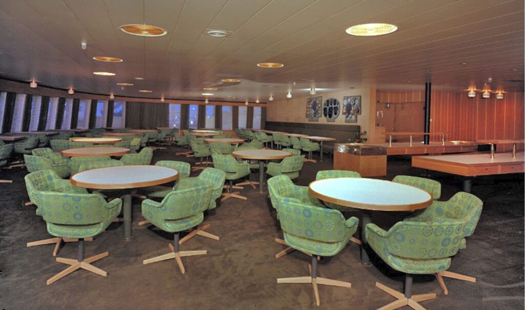 Allstars-Creating-luxury-article-Finnhansa-dining-tables