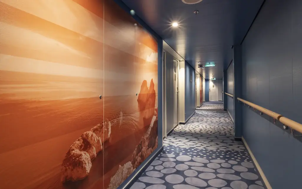 allstars costa toscana pax cabin area